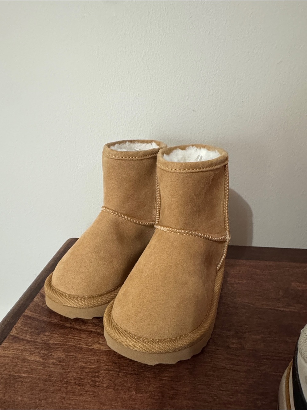 Toddler Classic Shearling-Lined Boot in Chestnut